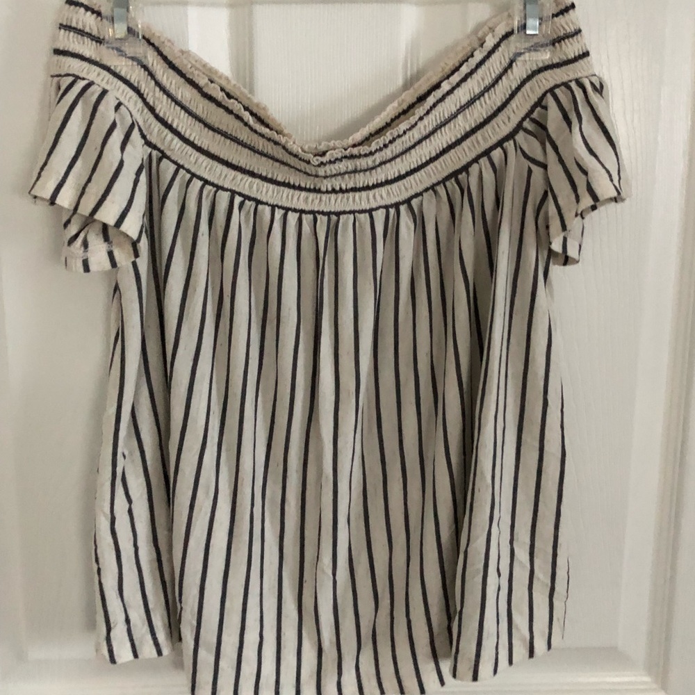 AE Off the Shoulder Top
